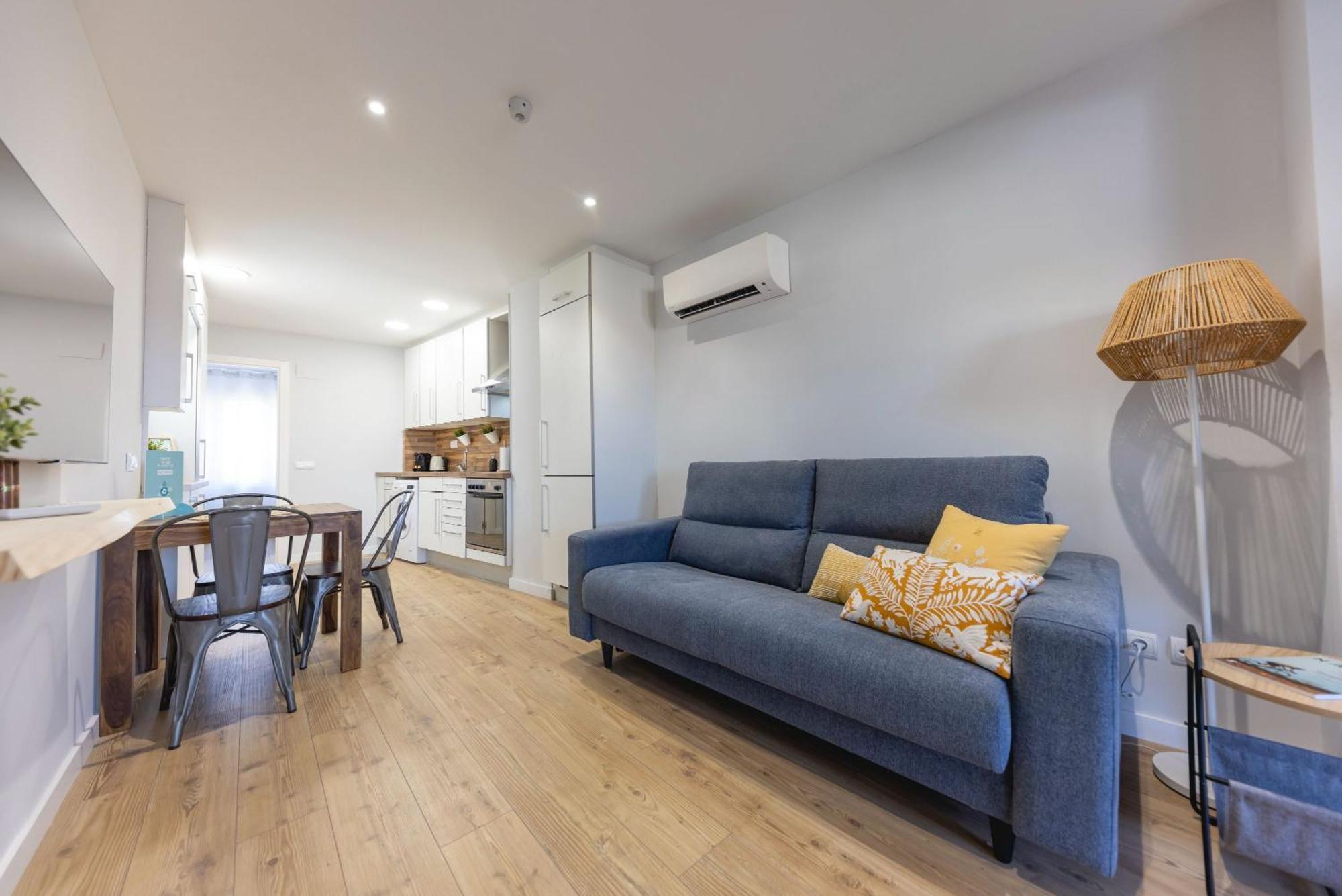 Apartment Bravissimo Eiximenis, With Beautiful Terrace And Views